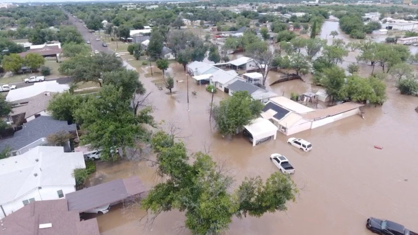 Flutkatastrophe in Texas zeigt Reformbedarf bei Unwetterwarnsystemen - Nach tödlichen Überschwemmungen in Texas geloben Beamte die Modernisierung veralteter Warnsysteme – 32 Tote, 27 Mädchen vermisst.
