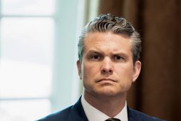 Hegseth befiehlt 20% Kürzung bei hohen Militärposten