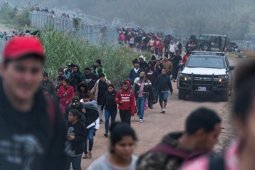 Trump Bans Illegal Immigrants from Federal Benefits