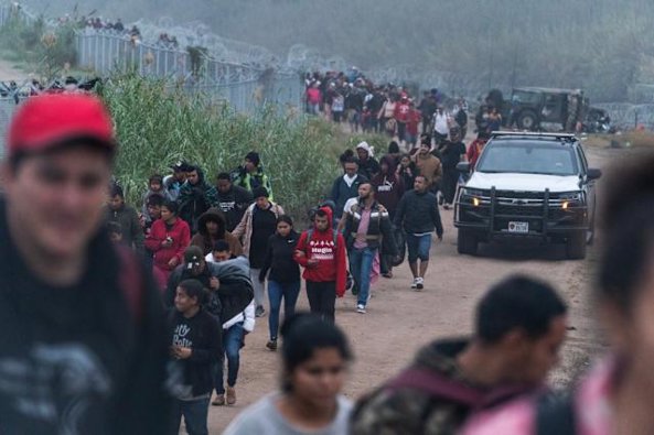 Trump Bans Illegal Immigrants from Federal Benefits