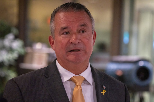 Don Bacon lehnt Trumps PEPFAR-Kürzungen ab