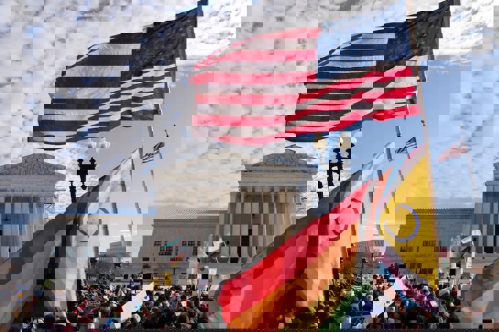 Oberstes Gericht bestätigt Verbot geschlechtsangleichender Behandlungen für Minderjährige in Tennessee - Das Oberste Gericht bestätigt das Verbot geschlechtsangleichender medizinischer Behandlungen für Minderjährige in Tennessee und löst damit eine landesweite Debatte aus.