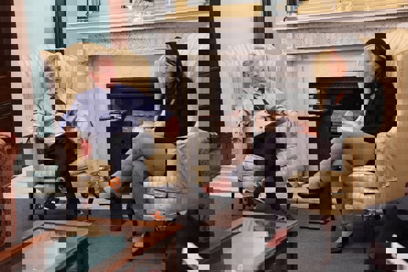 Paul: Gabbard Was Surveilled by Air Marshals