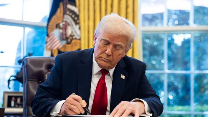 Trump'tan yabancı otomobillere %25 gümrük vergisi