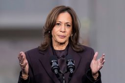 Harris Urged Governors to Back Biden Amid Debate Fallout