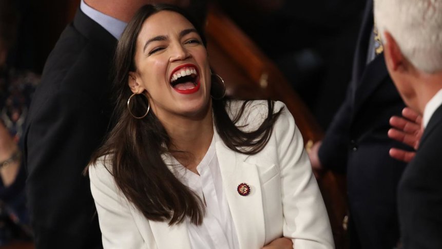 AOC, Demir Kubbe Oylaması Nedeniyle Eleştirilerin Hedefinde - Alexandria Ocasio-Cortez, İsrail karşıtı savunma fonunu reddettiği için Demokratik Sosyalistlerden tepki aldı.