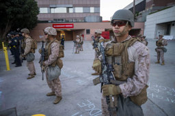 Pentagon, 700 Deniz Piyadesini Los Angeles'tan Çekiyor