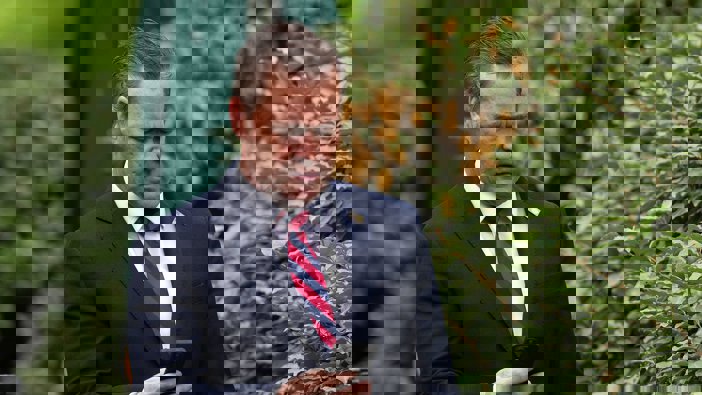 Booker ile Waltz Arasında BM Onayında Signal Chat Tartışması