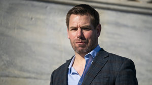 Swalwell kritisiert das maskierte Vorgehen der ICE-Beamten