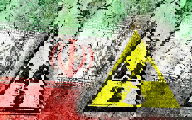 Iran Vows Strikes on US Bases If Attacked