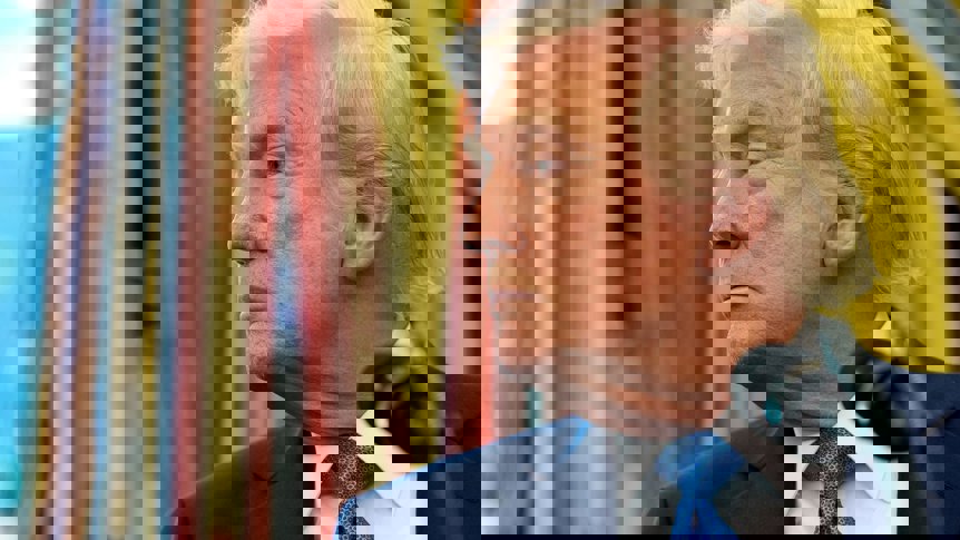 Trump, Putin ve Zelenskiy ile Görüşmeye Açık - Trump, Rusya'nın Kiev saldırısını kınadı; barış için Putin ve Zelenskiy ile görüşebileceğini söyledi.
