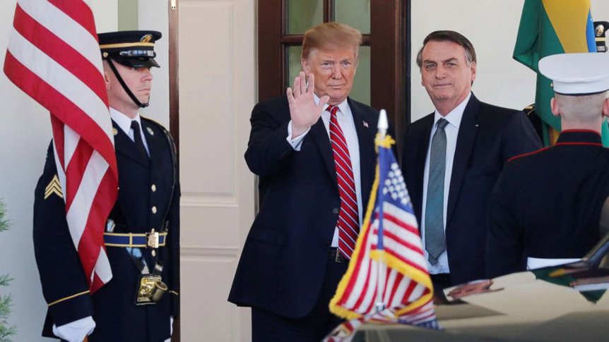Trump’tan Bolsonaro Davasının Durdurulması ve Yaptırım Tehdidi - Trump, Bolsonaro’nun davasının durdurulmasını talep etti; siyasi yargılamayı kınadı ve ABD yaptırımları ile gümrük vergileri uyarısı yaptı.