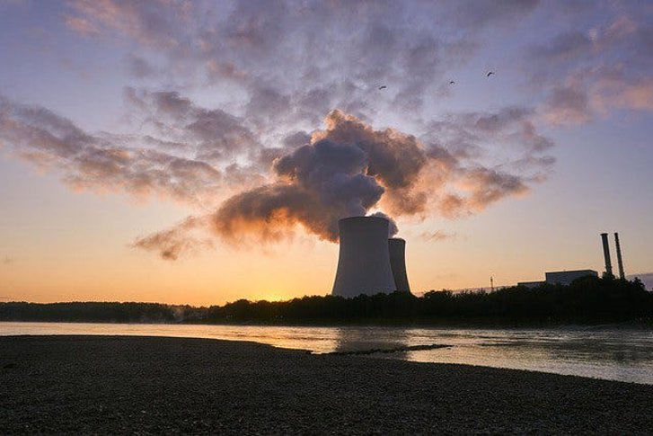 ABD, Nükleer Santral İnşasını Hızlandırmak İçin Kararname Hazırlıyor - ABD, nükleer santral inşasını hızlandırmayı, güvenlik kurallarını yenilemeyi ve Çin’e karşı atılım yapmayı planlıyor.