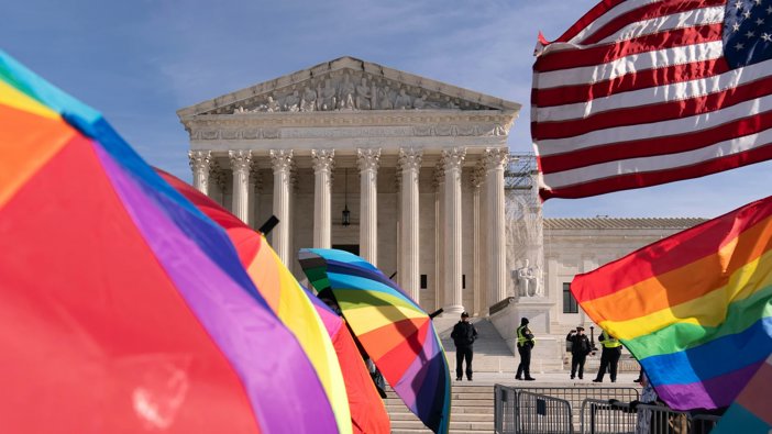 Yüksek Mahkeme, Tennessee’nin Gençlere Trans Tedavi Yasağını Onadı