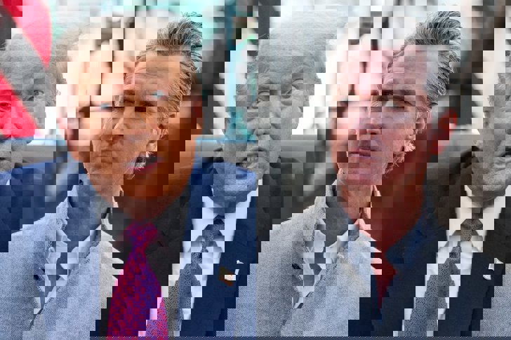 Trump und Newsom streiten über Truppeneinsatz - Gerichtskonflikt steht bevor: Trump verteidigt Einsatz der Nationalgarde in Kalifornien, Newsom nennt ihn rechtswidrig und angsteinflößend.