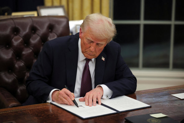 Trump verhängt Einreiseverbot für 12 Länder
